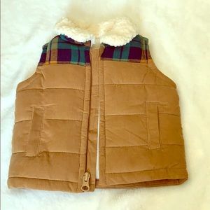 Baby boy Old Navy puffer vest 0-3m